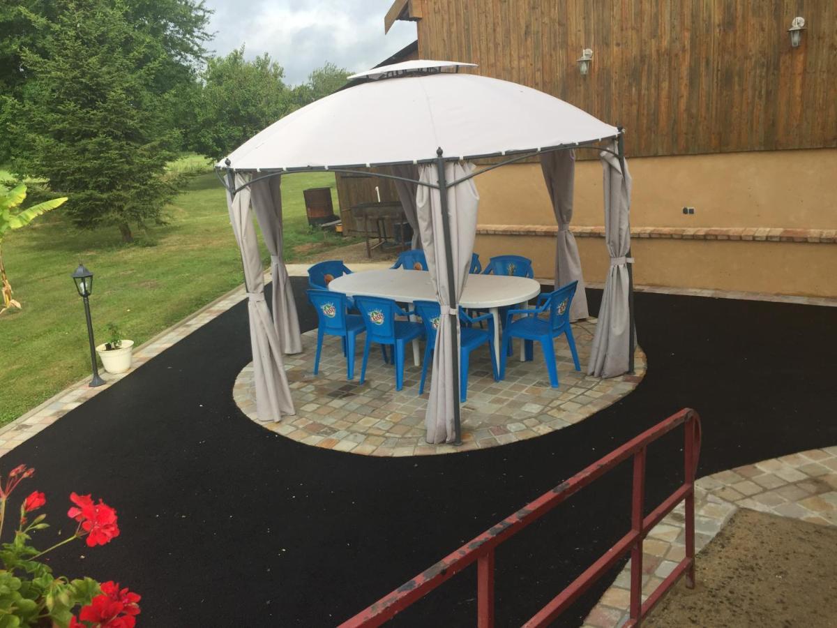 Le Petitepinay Bed & Breakfast Moitron-sur-Sarthe Eksteriør bilde