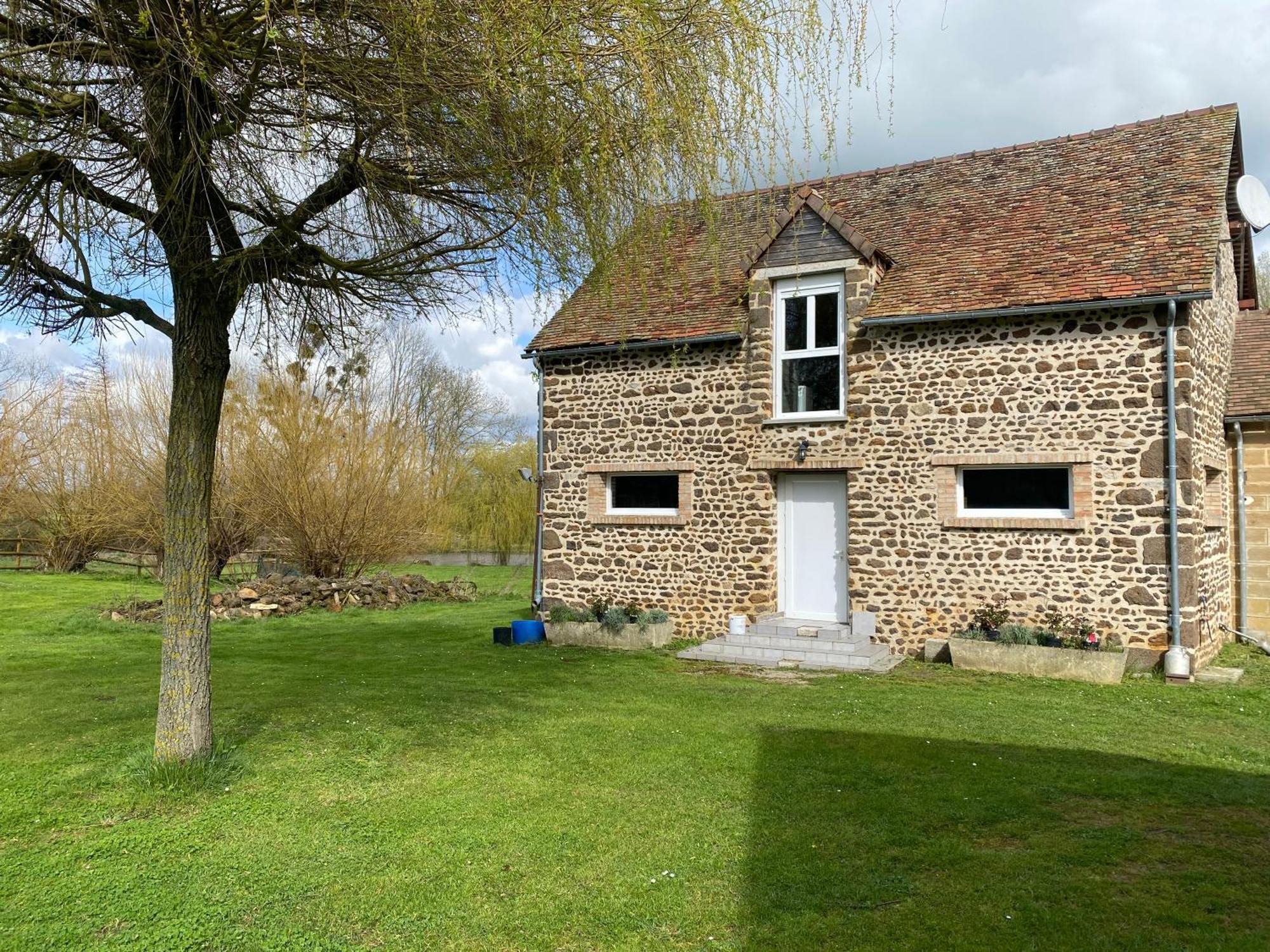 Le Petitepinay Bed & Breakfast Moitron-sur-Sarthe Eksteriør bilde