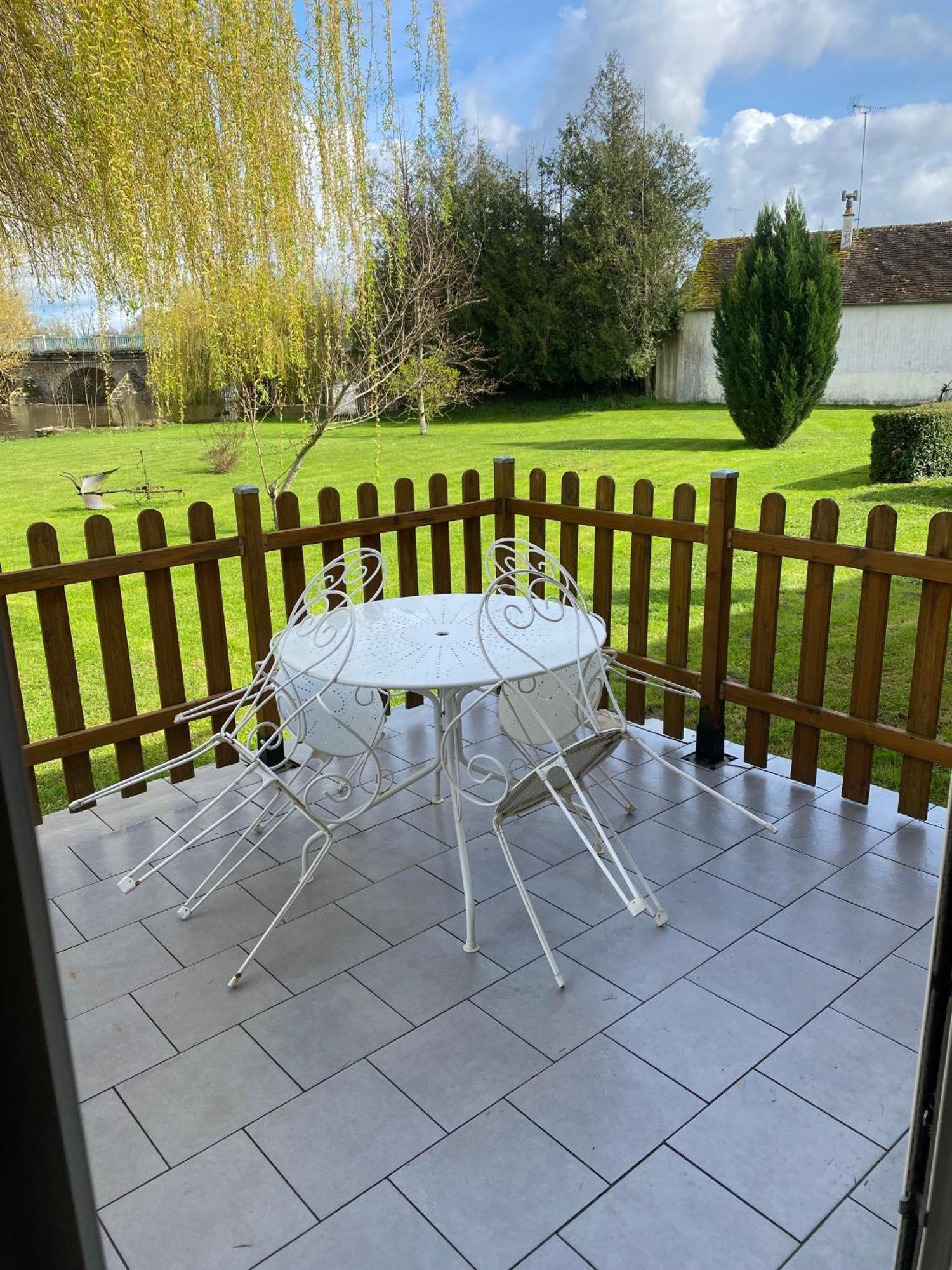 Le Petitepinay Bed & Breakfast Moitron-sur-Sarthe Eksteriør bilde